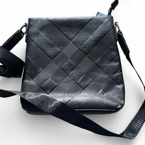 Women's Black shoulder Bag adjustable strap‎ NWOT